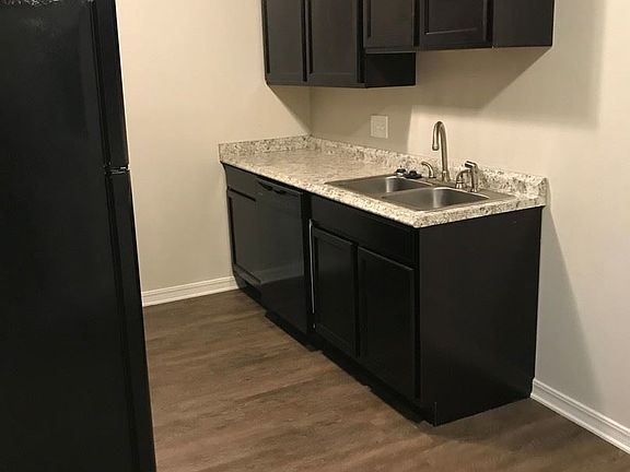 4th image of 1211 N Leverett Ave APT 15