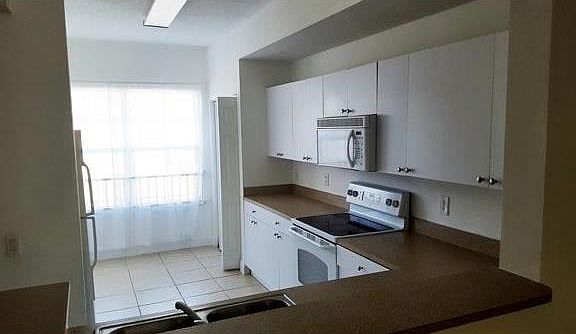 5th image of 758 NE 90th St Unit 509