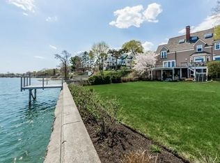9 Harbor View Ter, Salem, MA 01970