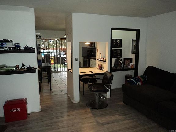 3rd image of 2083 Berry St