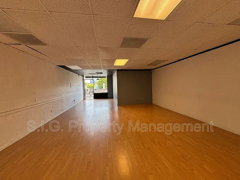 1727 N Vermont Ave #211 — Photo 3