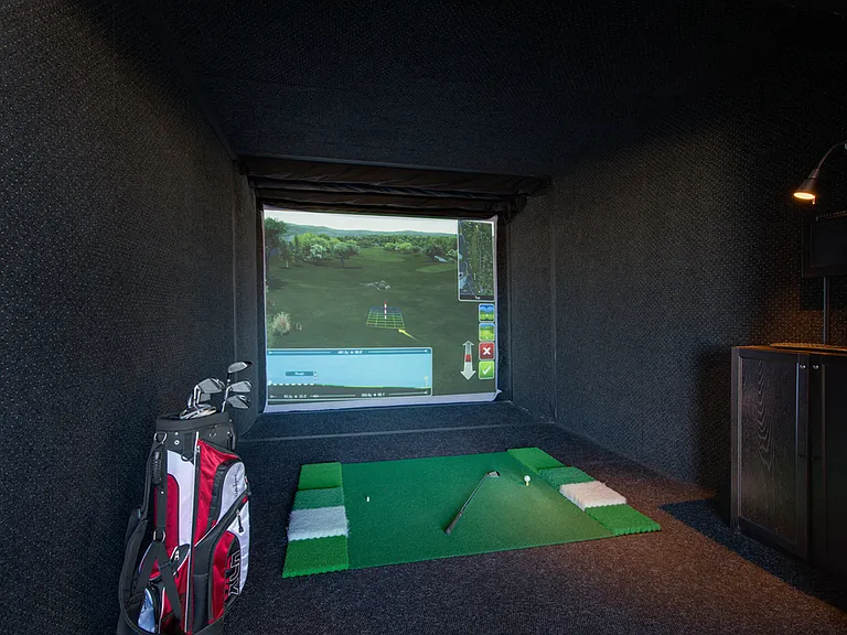 Golf simulator