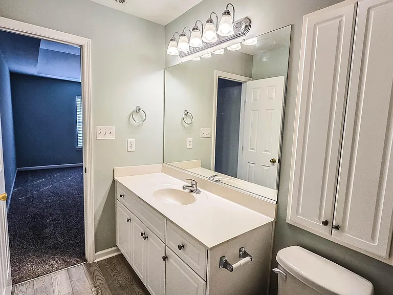 726 Creekside Dr — Photo 28