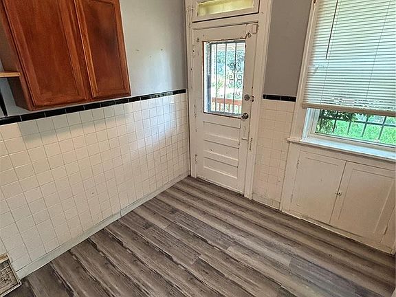 15th image of 4819 Bessie Ave