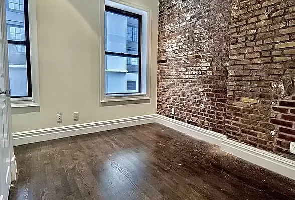 Rented by Avenues Real Estate | media 9