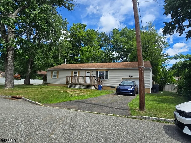 93 Orston Rd — Photo 1