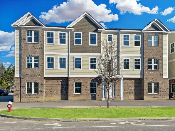 611 Commonwealth Dr, Yorktown, VA 23692