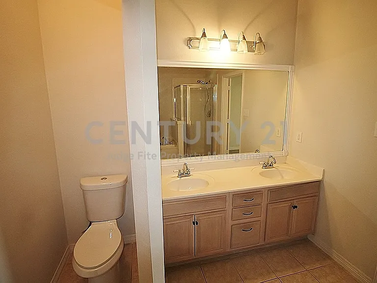 809 Foxwood Ln — Photo 19