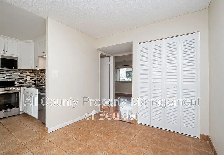 800 W Moorhead Cir #C — Photo 8
