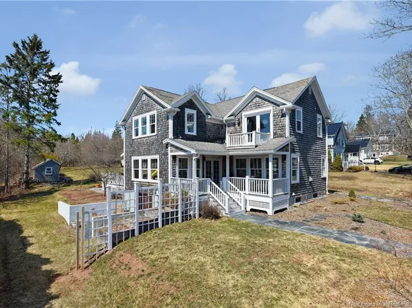 48 Charles St, Saint Andrews, NB E5B 2J2