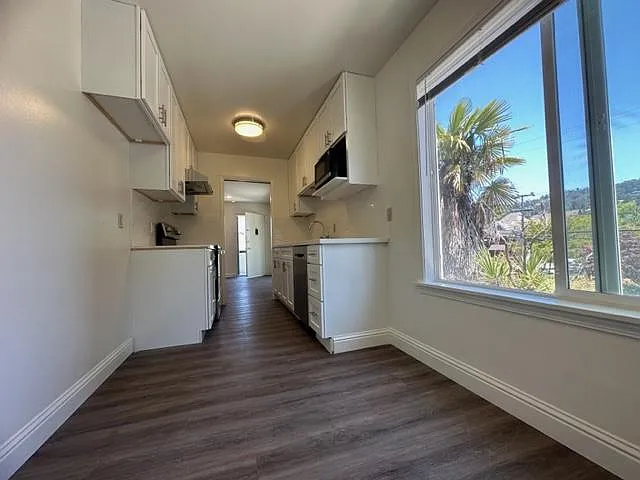 1634 Milvia St — Photo 6
