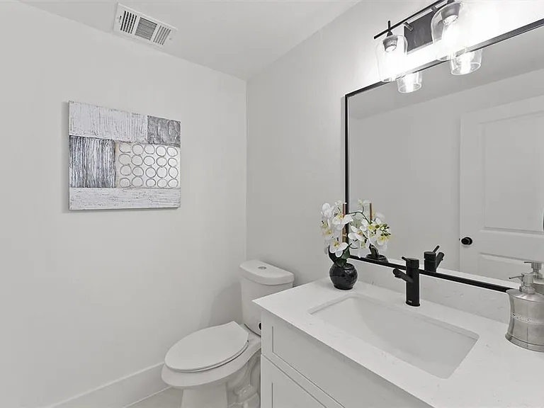 1207 Cavalcade St #B — Photo 12