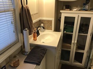 98 Lincoln St, Pontiac, MI 48341