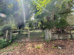 97 East Ave, Flanders, NY 11901