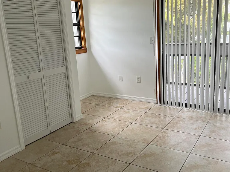 100 3rd Ln — Photo 12