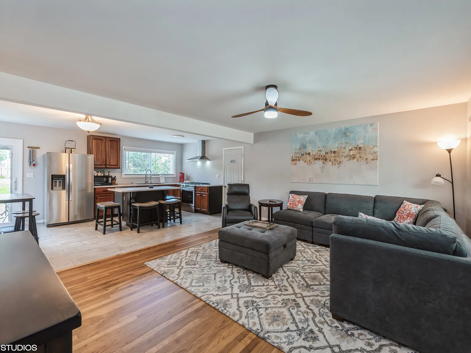 3 bed, $2,500 — Photo 2