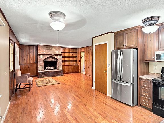 5th image of 251 S Summer Sound Rd