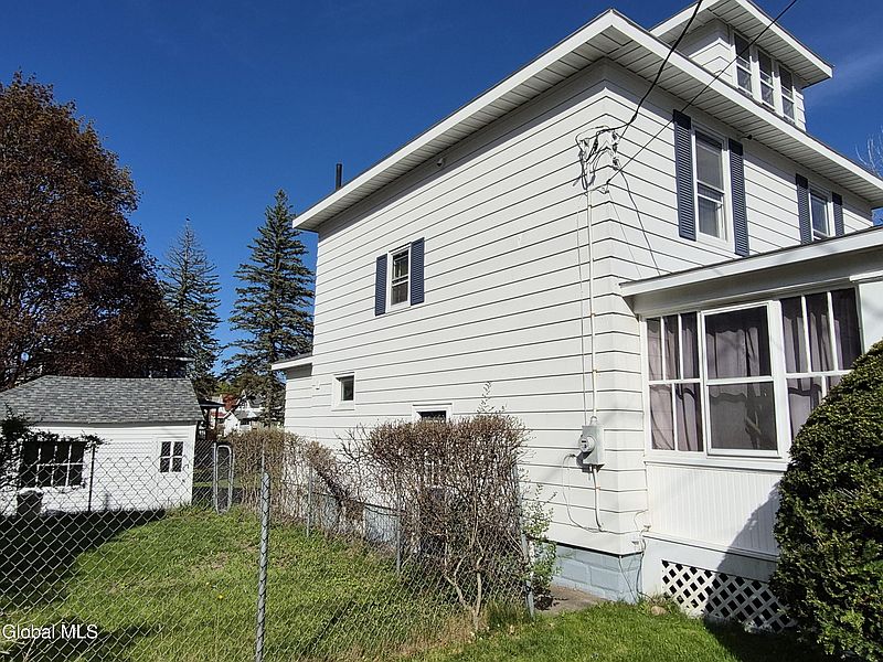 5th image of 3095 Albany Street