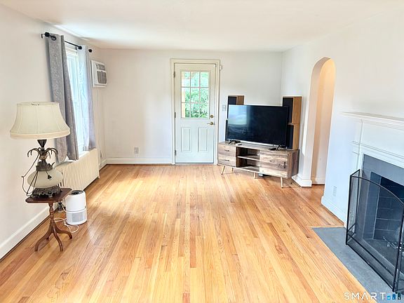 4th image of 68 Princeton Street