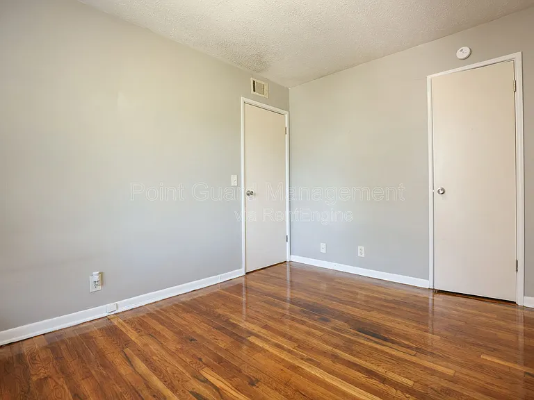 4916 California St — Photo 18