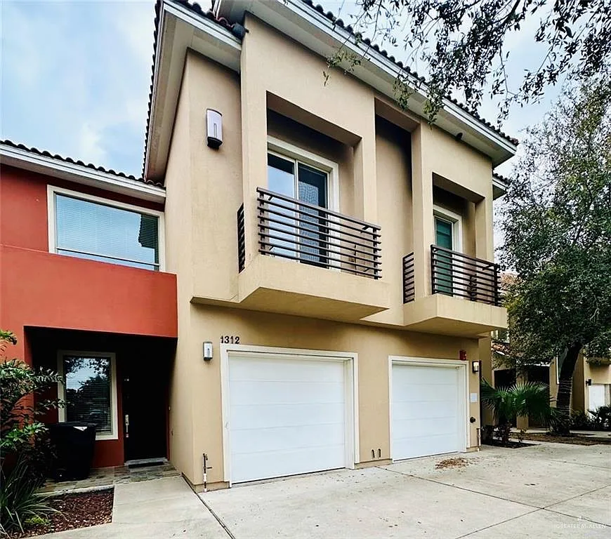 3 bed, 3.0 bath, 1645 sqft, $1,500 — Photo 2