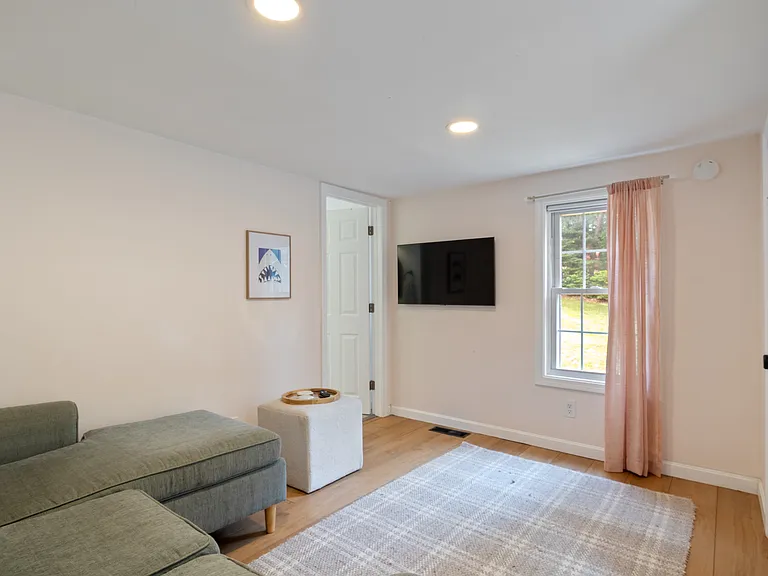 122 Alewive Rd — Photo 20