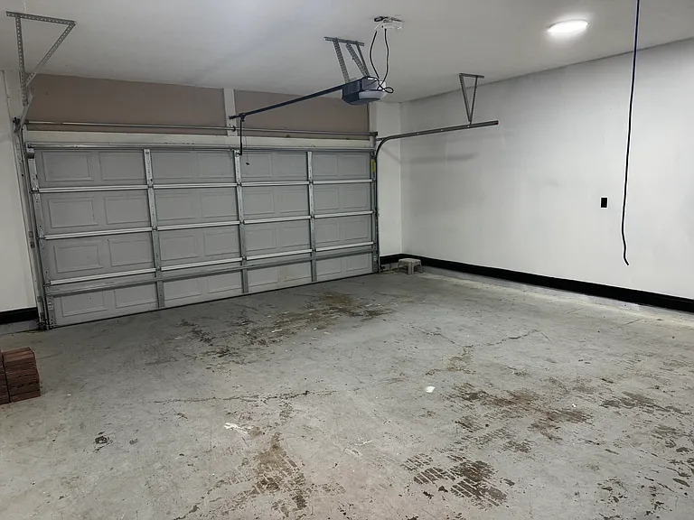 1050 Gage Dr — Photo 36