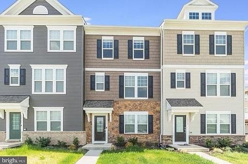 1st image of 1827 Noyack Ln