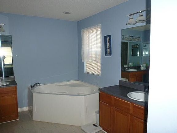 5th image of 304 Fm 933