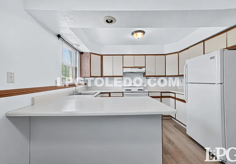 801 Hilltop Ln #101 — Photo 17