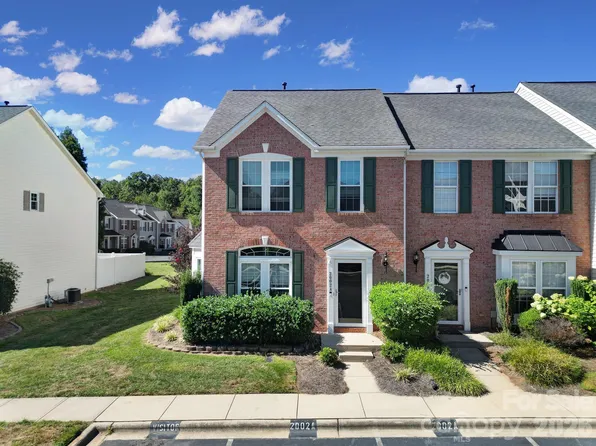 2002 Cramerton Village Dr Unit A, Cramerton, NC 28032