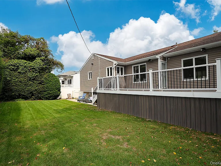 14 Glenn Dr — Photo 23