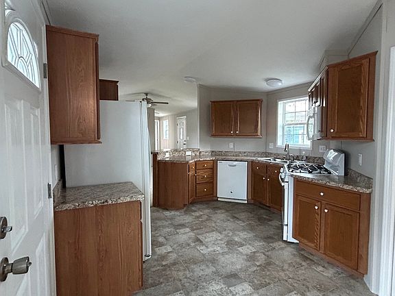 2nd image of 8 Alfred St