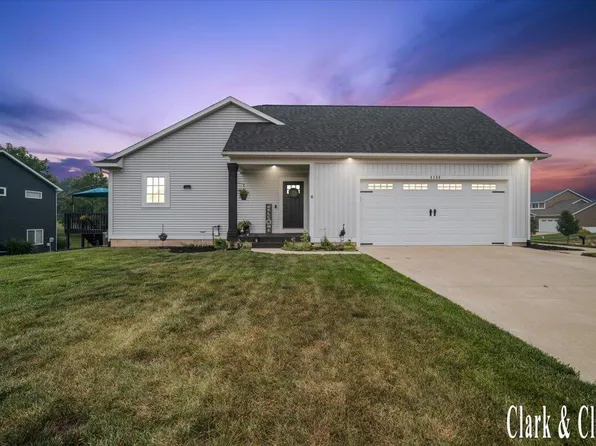 3155 Sandy Dr SW, Wyoming, MI 49418