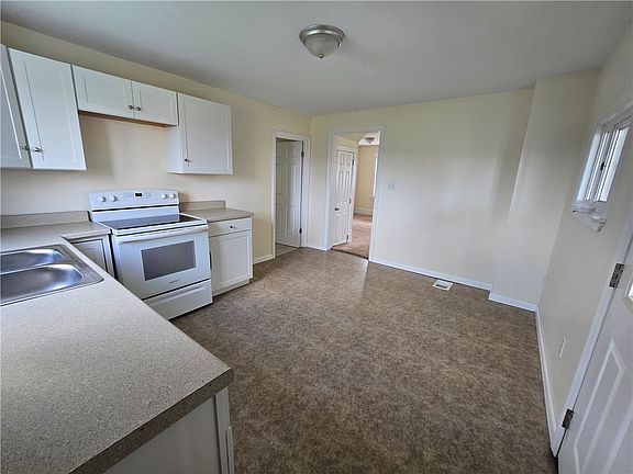 3rd image of 628 Orr Ave