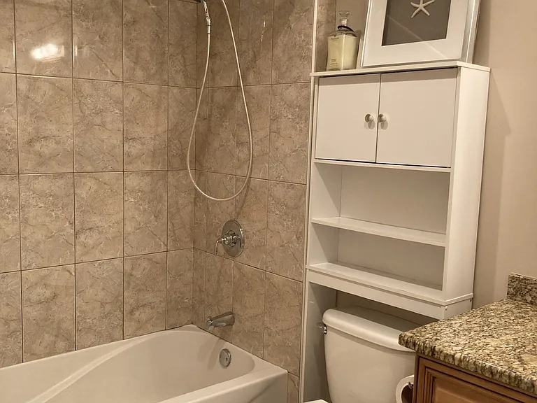 960 S River Rd #404 — Photo 10