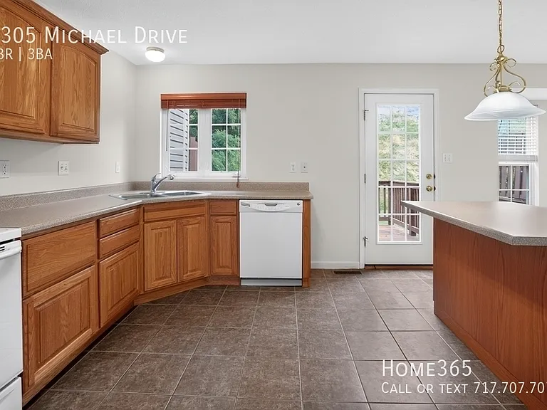 1305 Michael Dr — Photo 7