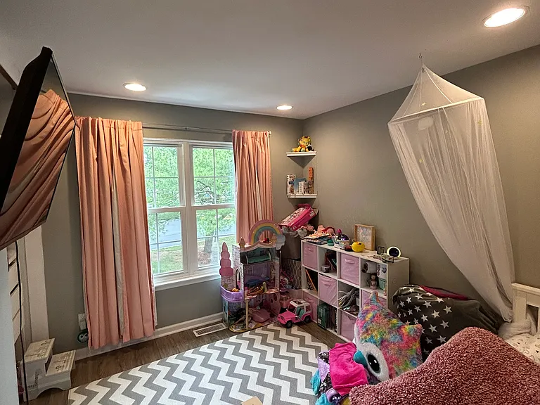 448 Saint Giles Ct — Photo 13