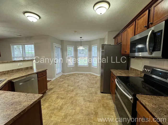 3 bed, 2.0 bath, 1767 sqft, $1,985 — Photo 3