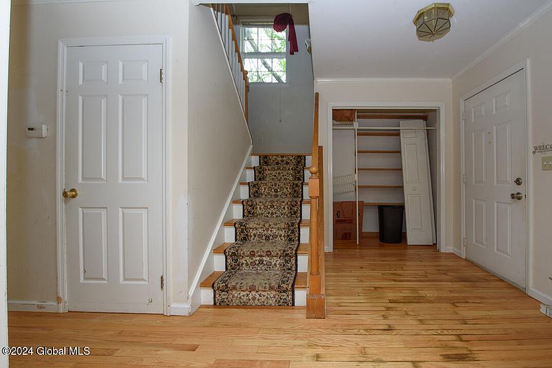5th image of 129 Pearl Street