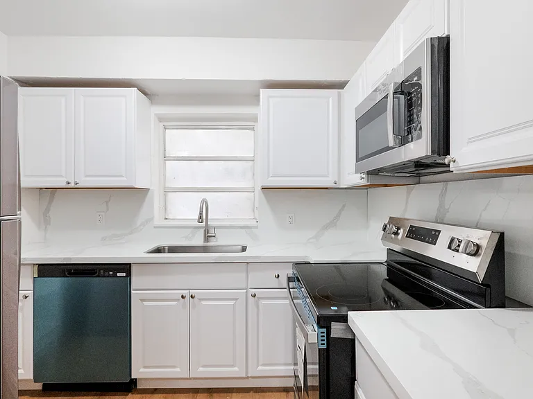 630 SW 62nd Ct #1 — Photo 6