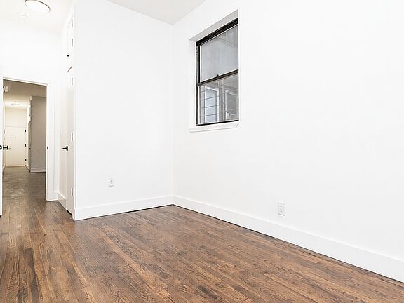 4th image of 647 Willoughby Ave #1G