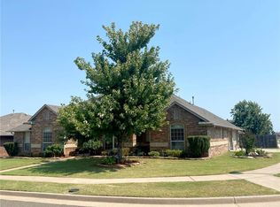 3816 Taylor Ln, Yukon, OK 73099