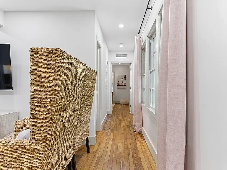 1109 NE 118th St — Photo 5