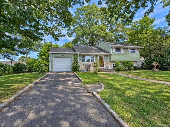 27 Halsey Street, Port Jefferson Station, NY 11776