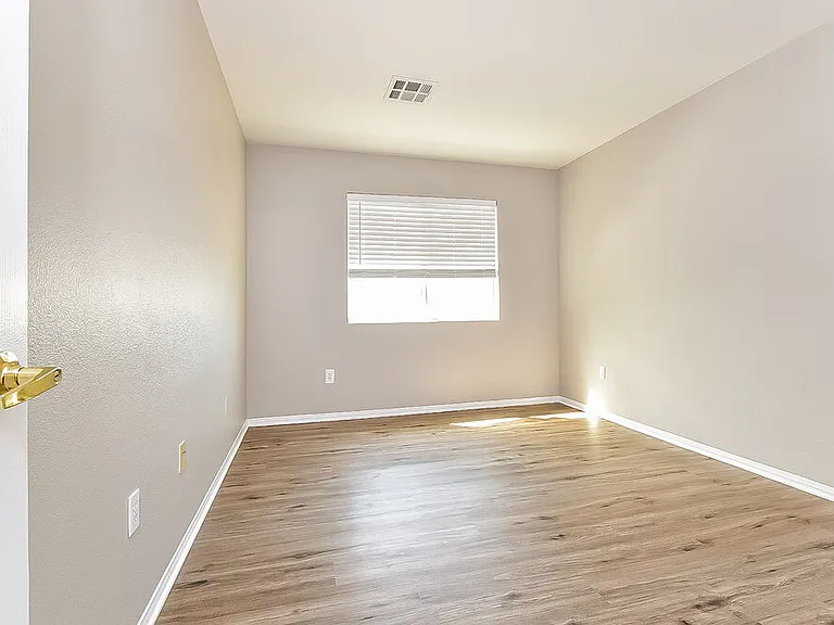 9896 Erins Grove Ct — Photo 14