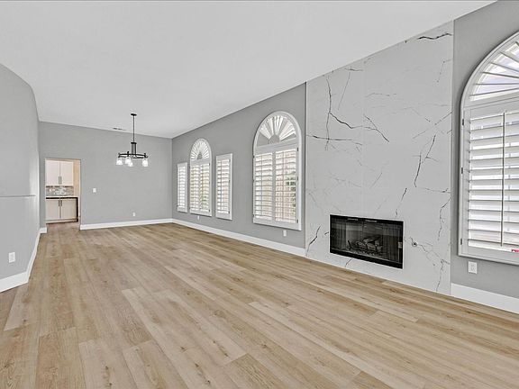 4th image of 8864 La Manga Ave