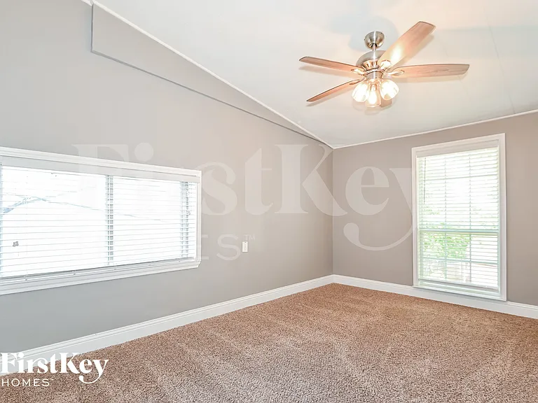 7709 Texridge Dr — Photo 10