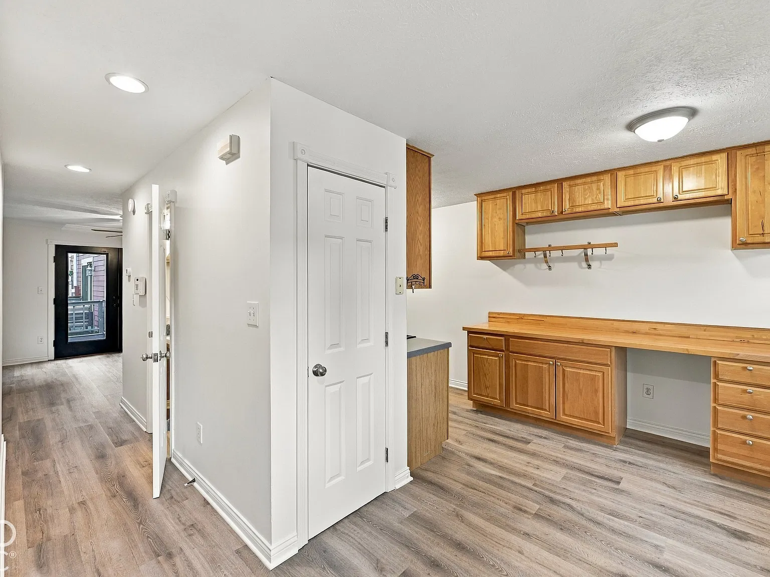 2 bed, 1.5 bath, 1036 sqft, $2,000 — Photo 3