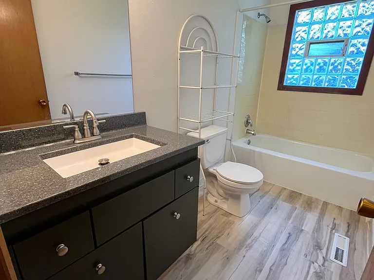 3004 S Phillips Ave — Photo 18